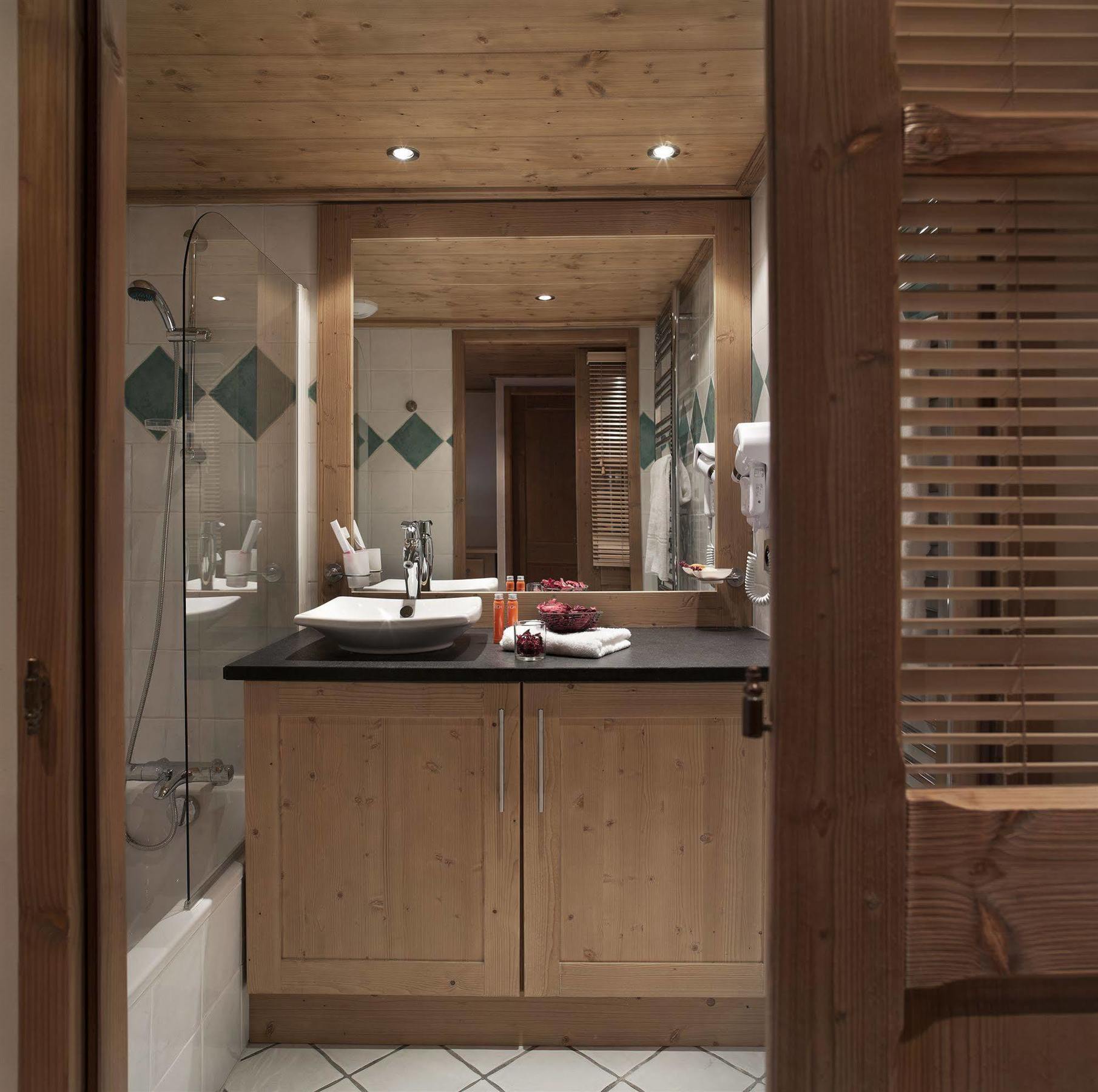 Cgh Residences & Spas Les Chalets De Jouvence Ле Каро д'Араш Екстериор снимка